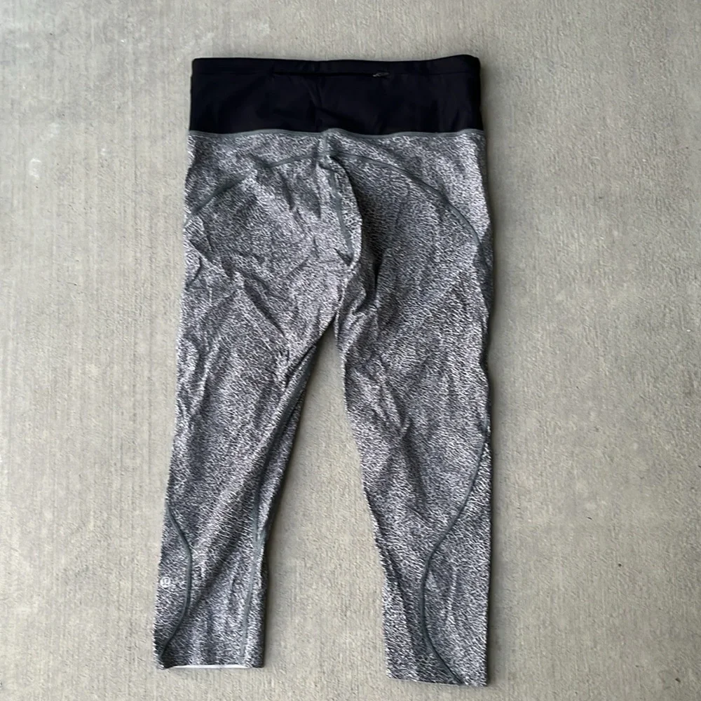 Lululemon Run The Day Crop Size 10